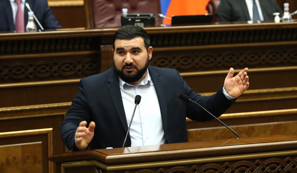 Եթե էս ստվերային է, բա իրոք ստվերայինը ո՞րն է, պարո՛ն Մանուկյան․ Վահագն Ալեքսանյան