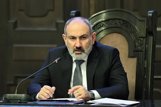 Պարզվում է, որ ՀՀ-ից մեկն արտագաղթել է իր սանրվածքի պատճառով, ականջին օղ կախելու պատճառով, խաշ կամ քաբաբ չսիրելու պատճառով. Նիկոլ Փաշինյան