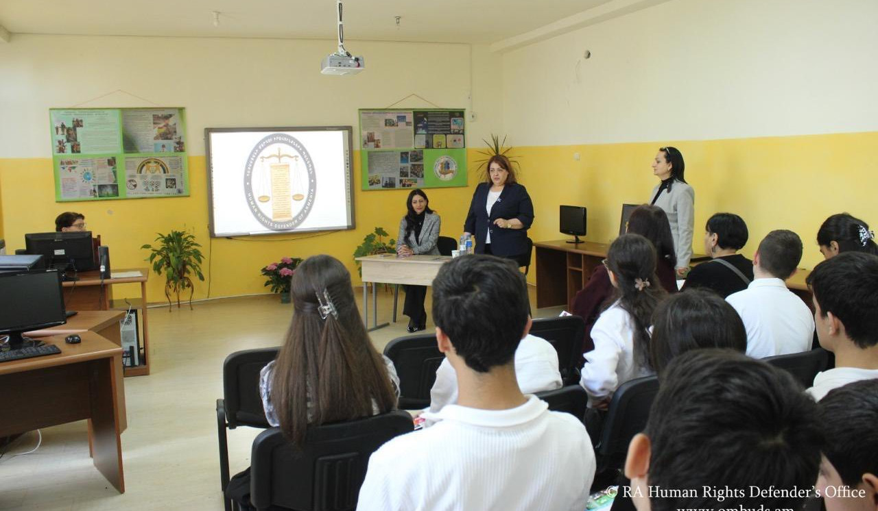 ՄԻՊ-ը Երևանի Ռոբերտ Աբաջյանի անվան դպրոցի աշակերտների հետ քննարկել է բուլինգի ու դրա կանխարգելման միջոցների հետ կապված հարցեր