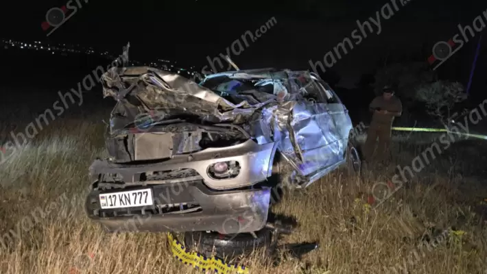 Ջրաբեր-Աբովյան ճանապարհին «BMW X3»-ը մոտ 100 մետր մի քանի պտույտ շրջվելով բախվել է քարերին և հայտնվել դաշտում․ կա 3 զոհ