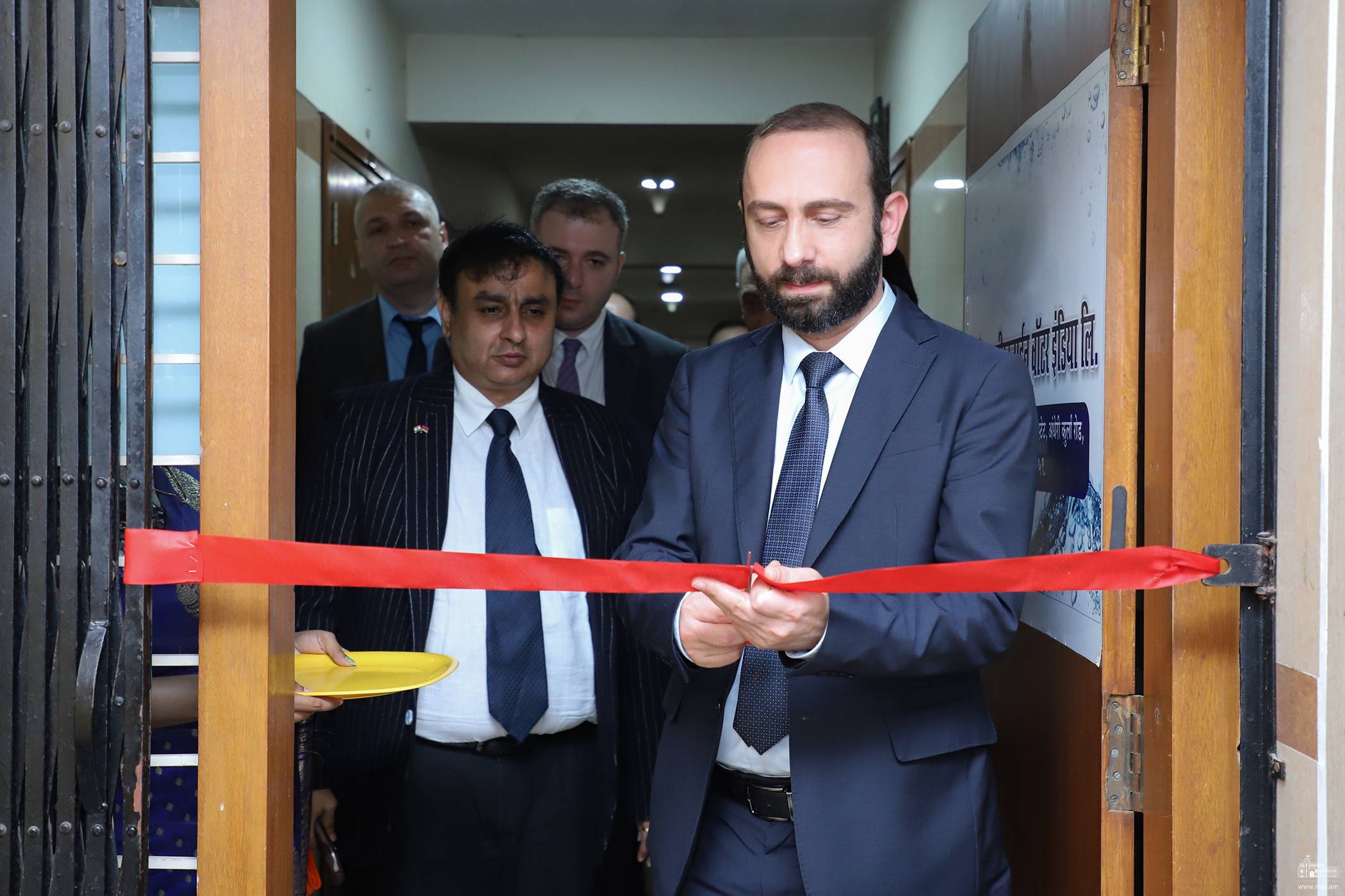 ՀՀ ԱԳ նախարարը հայ գործարարների պատվիրակության հետ այցելել է Հնդկաստանի ամենամեծ` Մումբայի նավահանգիստ