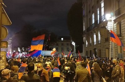 Ֆրանսիայի հայ համայնքը բազմամարդ հավաք է անցկացրել՝ պահանջելով ճանաչել Արցախի անկախությունը (տեսանյութ)