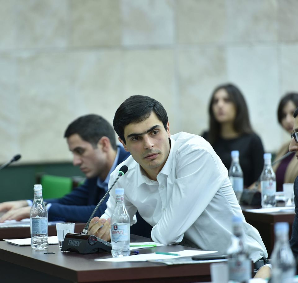Վարձավճարները բարձրացել են 70.000-ից մինչև 160.000 դրամով, ու՞մ են պետք «դուք եք մեր ապագան» խոսքերը. Ափոյան