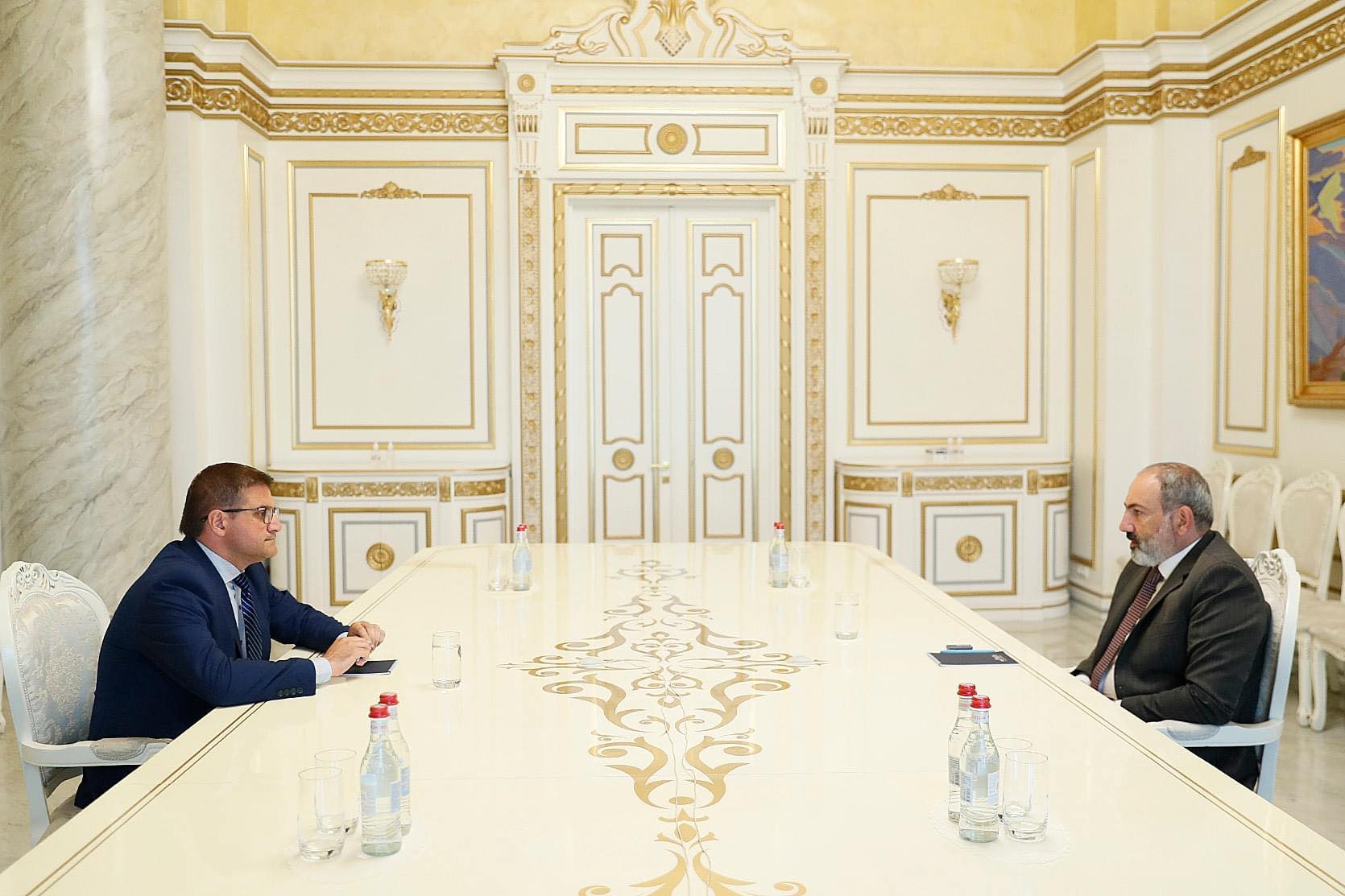 Մաղթում ենք լայնախոհ հավելյալ կարողություններ․ Արման Բաբաջանյանը շնորհավորել է վարչապետ Նիկոլ Փաշինյանին