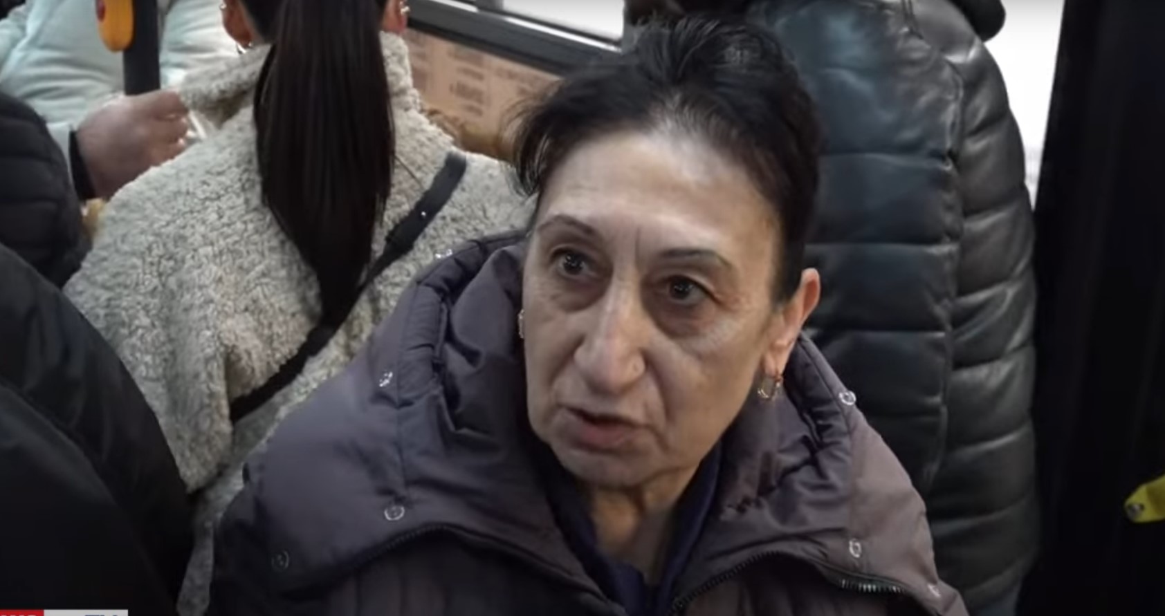 Վարորդը երեկ երկու երիտասարդ աղջիկների իջեցրեց չվճարելու համար, նրանք էլ իջան. քաղաքացի