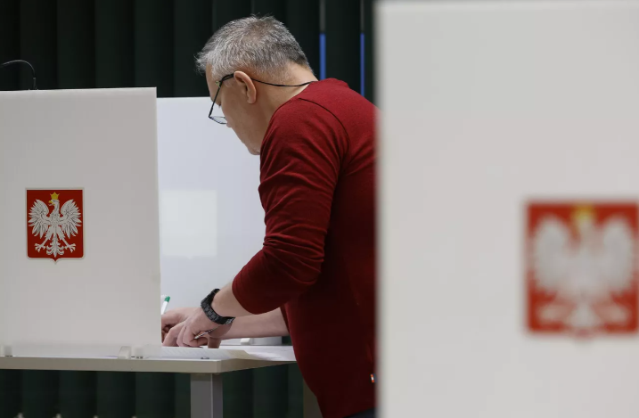 Exit poll-ի արդյունքներով՝ Լեհաստանի իշխող կուսակցությունը առաջատար է խորհրդարանական ընտրություններում