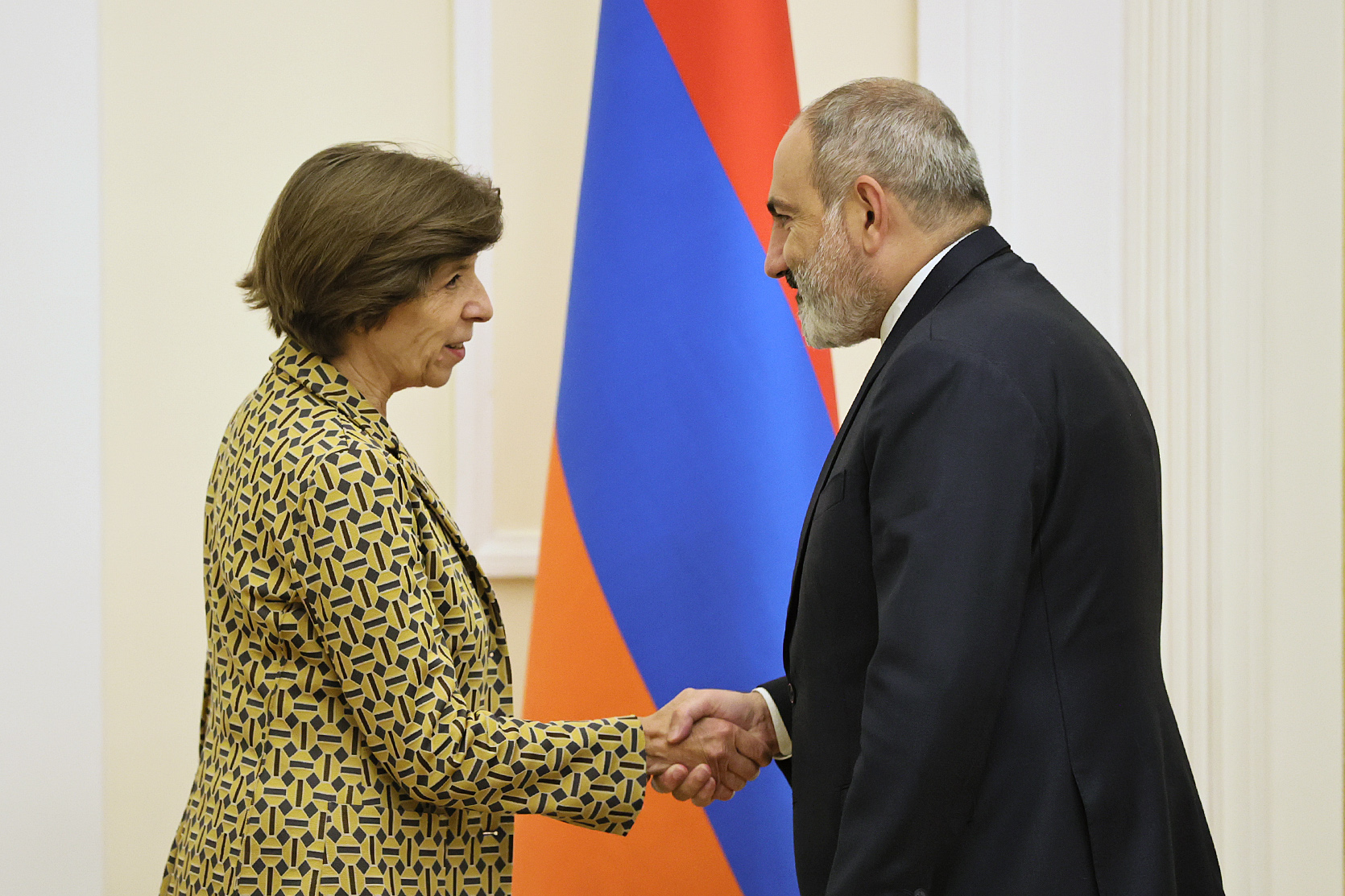 Премьер-министр Пашинян принял министра Европы и иностранных дел Франции Катрин Колонну