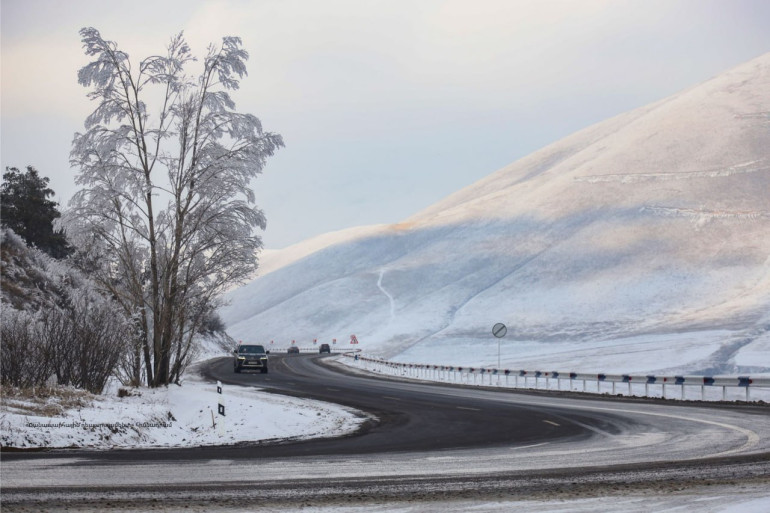 Ապարանի, Արագածի, Աշոցքի տարածաշրջաններում թույլ ձյուն է տեղում, իսկ Հրազդանի, Սևանի, Գավառի տարածաշրջաններում՝ ձնախառն անձրև