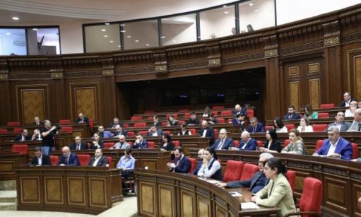 Կամուկացի մեջ են. «Փաստ»