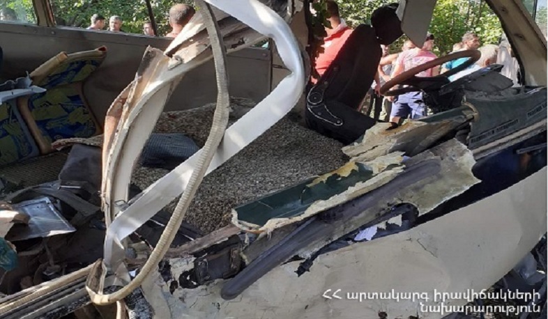 Գետազատ-Երևան ավտոճանապարհին տեղի ունեցած վթարի հետևանքով տուժած քաղաքացիներից 4-ը վերակենդանացման բաժանմունքում է. ԱՆ