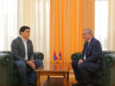 Արցախի Ազգային ժողովը հյուրընկալել է Հայաստանում ՄԻԵԴ-ի ներկայացուցչի գլխավորած պատվիրակությանը