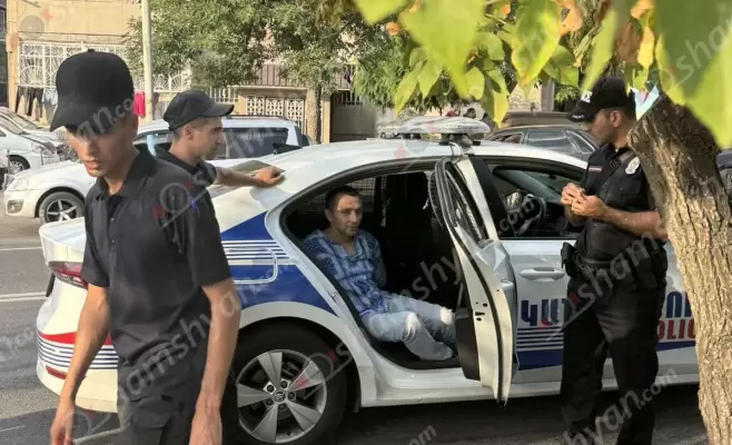 Երևանում գեներալ-լեյտենանտի տղայի վթարված ավտոմեքենայում հայտնաբերվել են կաթոցիչներ, թմրանյութի նմանվող զանգված և կասկածելի իրեր