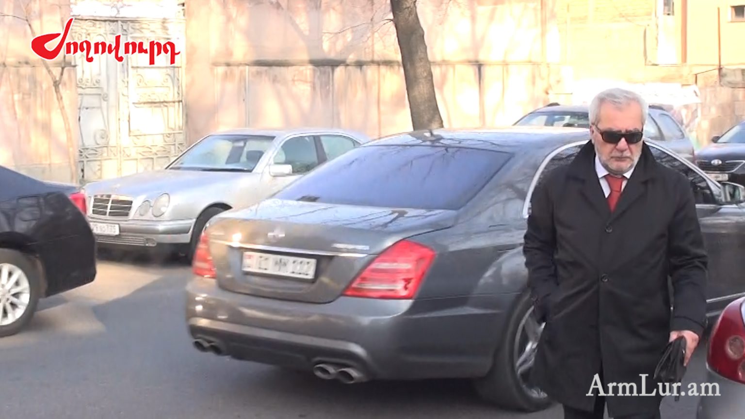 Ինչու է Անդրանիկ Քոչարյանը երթևեկում օպերատիվ արտոնյալ պետհամարանիշներով․ «Ժողովուրդ»