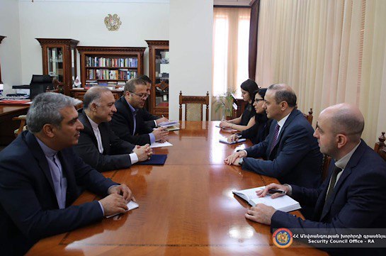 ՀՀ ԱԽ քարտուղարն ու Իրանի դեսպանը քննարկել են հայ-իրանական օրակարգը