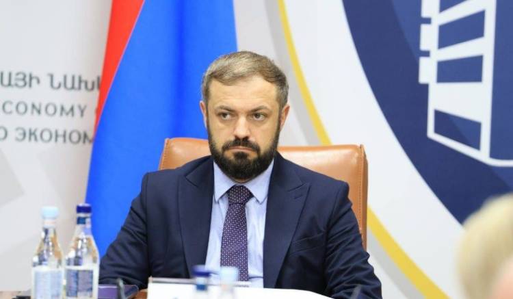 Գևորգ Պապոյանը Փաշինյանի հետ ամենօրյա շփումներին «չի դիմանում» եւ հնարավոր է լքի նախարարի պաշտոնը. «Հրապարակ»