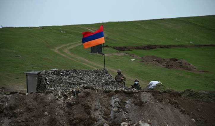 Около 17:30 подразделения ВС Азербайджана в том же направлении применили минометы