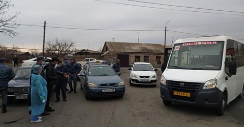 «Էջմիածին ԲՈՒԱՏ» ընկերության տրանսպորտային միջոցներով փակվել են Էջմիածնի ճանապարհները (լուսանկարներ)