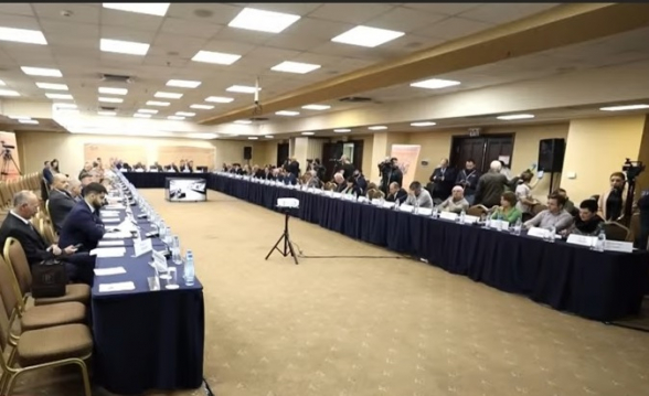 Երեւանում եւ Մոսկվայում ընթանում է «Լազարյան ակումբի» նիստը․ ուղիղ