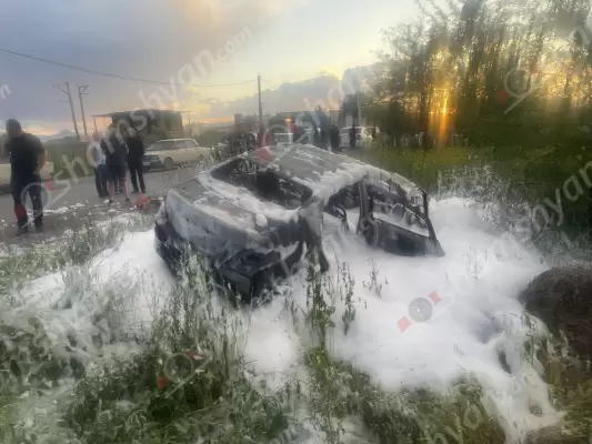 Արմավիրի մարզում «Hyundai Solaris»-ը գազալցակայանից դուրս գալուց պայթել է. կա 3 վիրավոր. ավտոմեքենան վերածվել է մոխրակույտի