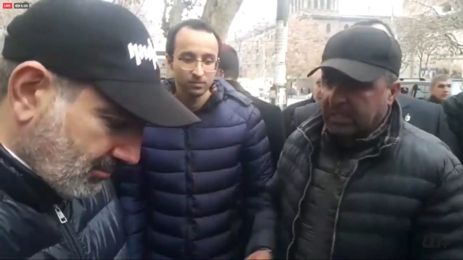 ՀՀ քաղաքացիությունից հրաժարվելու եմ, անձնագիրս ճղեմ. քաղաքացին՝ վարչապետին