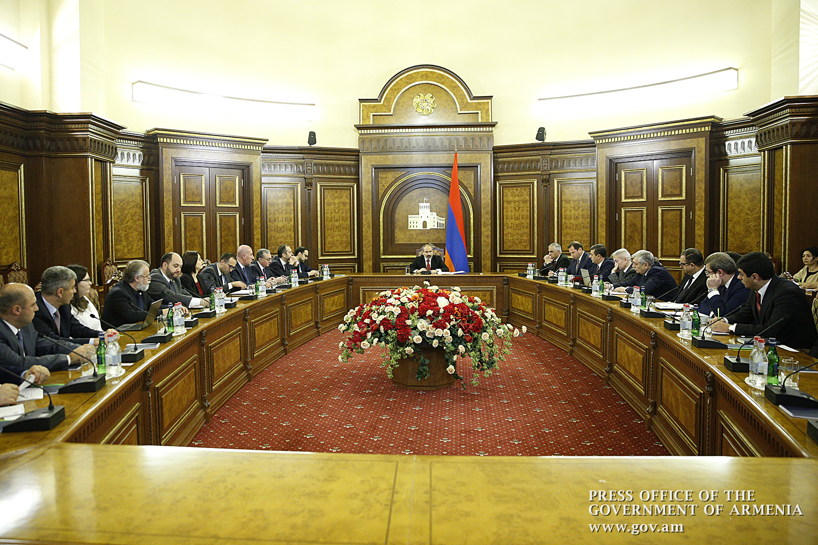 Կառավարությունում քննարկվել են պետական բյուջեի եկամտային և ծախսային մասերին վերաբերող հարցեր