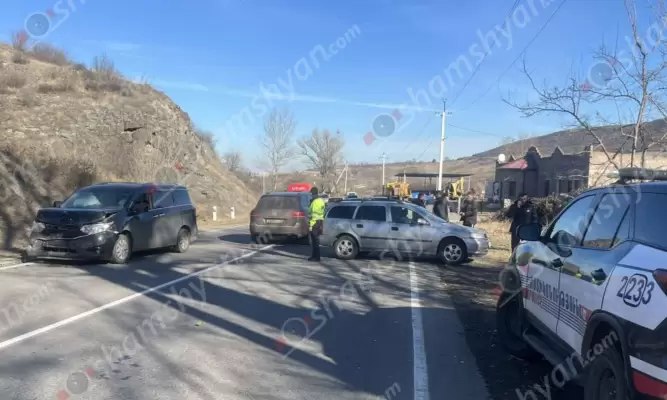 Երևան-Սևան-Իջևան ճանապարհին մեքենաներ են բախվել, վիրավորներ կան