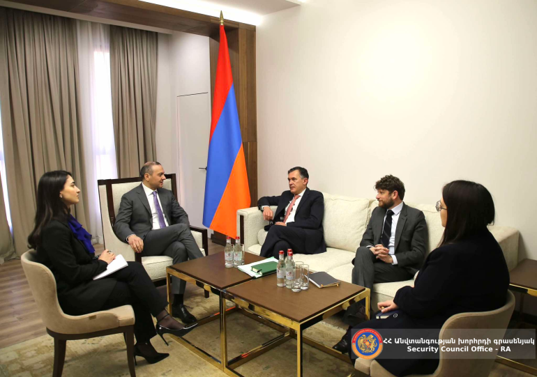 Արմեն Գրիգորյանը Ֆրանսիայի ԱԳՆ բարձրաստիճան պաշտոնյայի հետ քննարկել է տարածաշրջանային և միջազգային հրատապ հարցեր
