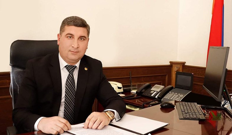 Ու՞մ հրավերով է Գնել Սանոսյանը մեկնել է Լիտվա