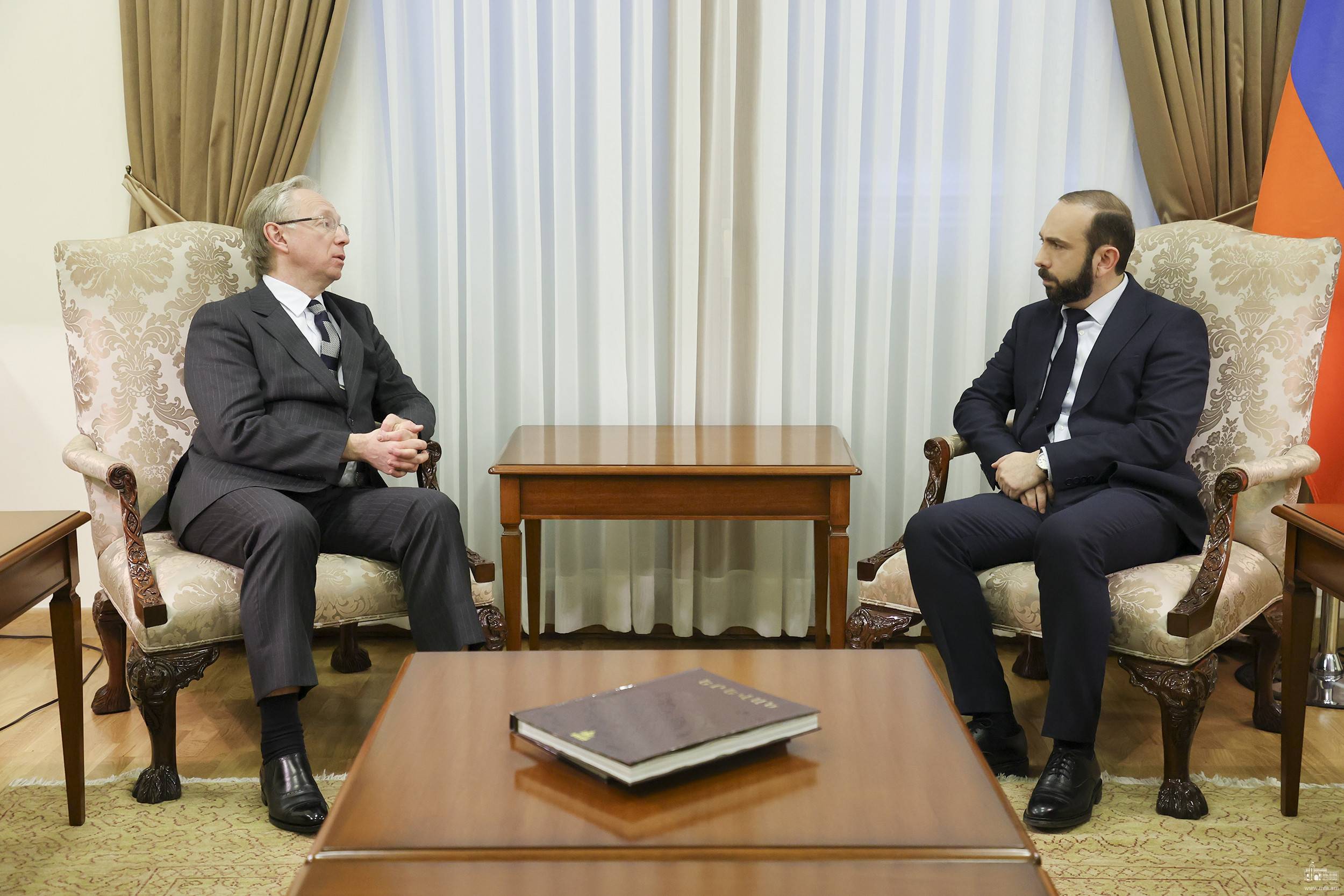 Арарат Мирзоян на встрече с Галузиным подчеркнул необходимость четкой реакции и действенных шагов по восстановлению режима Лачинского коридора