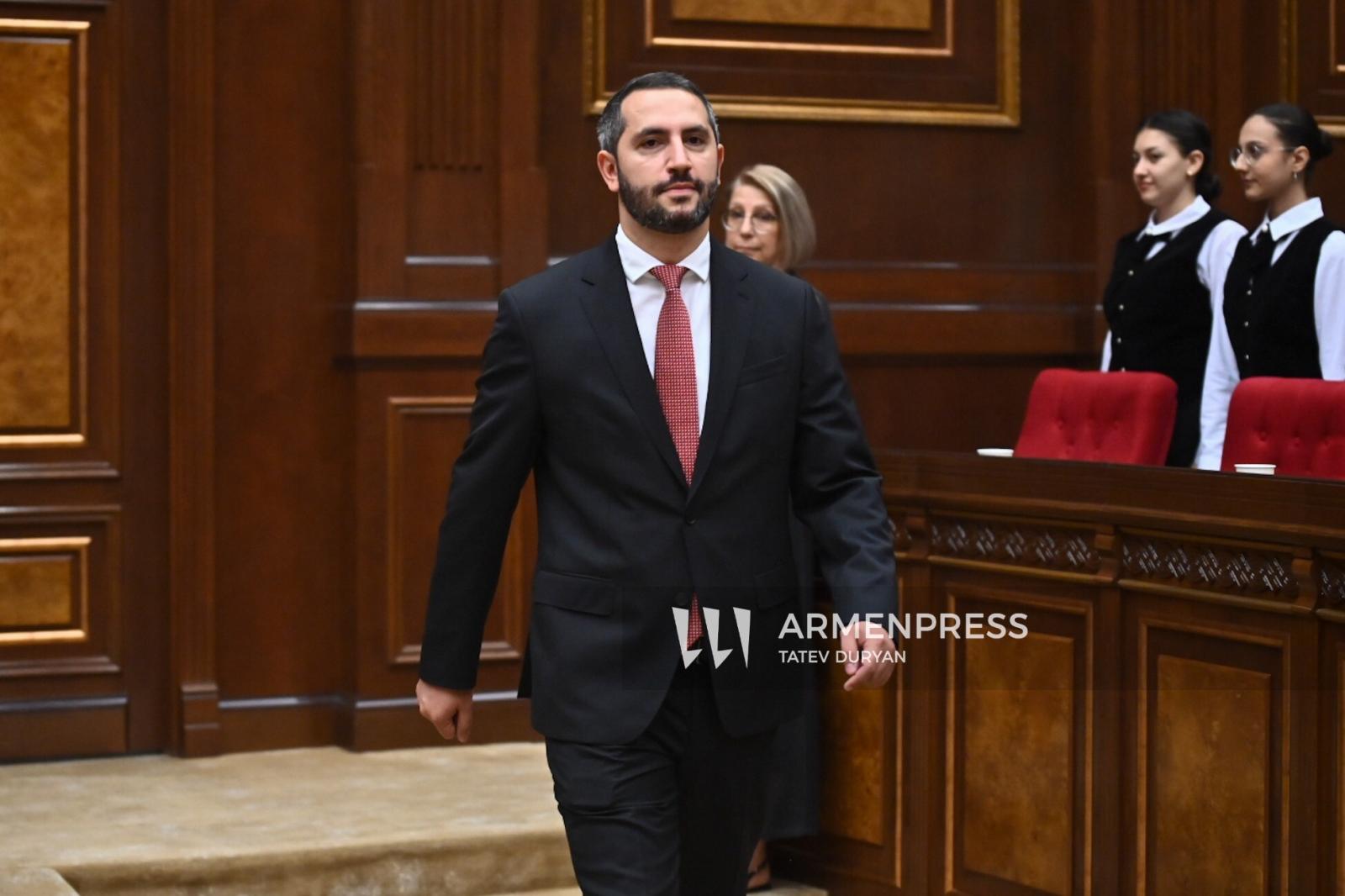 ԱԺ նախագահը թեթև առողջական խնդիր ունի և չի մասնակցի հանձնաժողովների նախագահների ընտրության քվեարկությանը