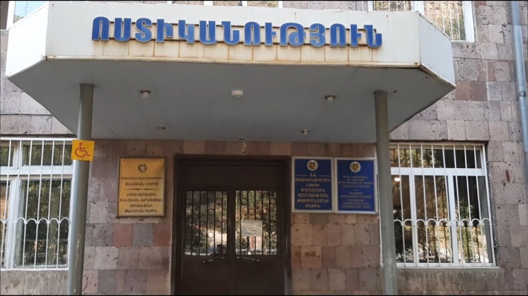 Լոռիում երեխաները փակել են հարսանիքի շարասյան ճանապարհը, այնուհետև գումարը կիսելու հարցի շուրջ առաջացած վիճшբшնության ժամանակ նրանցից մեկը դшնшկով hшրվածել է մյուսին