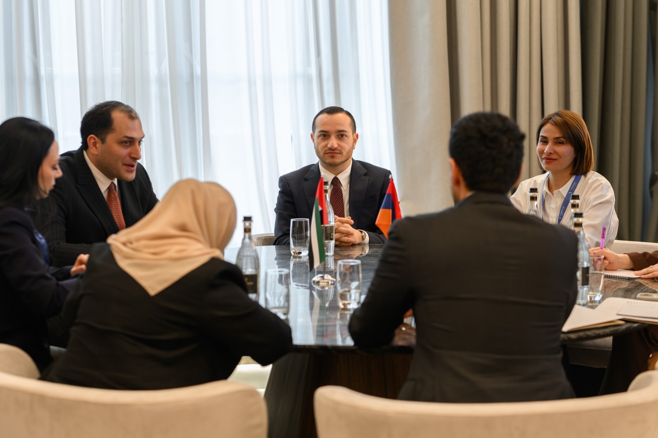 Հայրապետյանն ու ԱՄԷ ԱԳՆ տեղակալը քննարկել են «խելացի քաղաքների» զարգացման ուղղությամբ իրականացվող նախաձեռնությունները