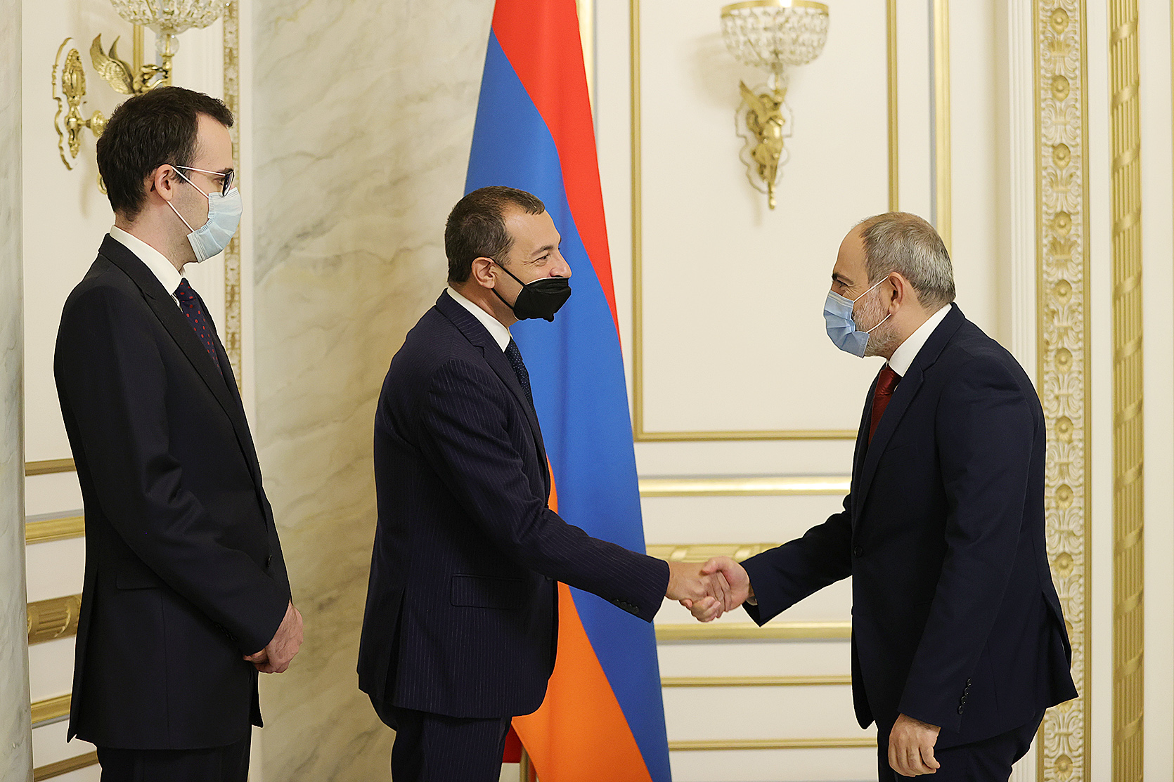 Премьер-министр Пашинян принял Чрезвычайного и Полномочного посла Итальянской Республики в Республике Армения Альфонсо ди Ризо