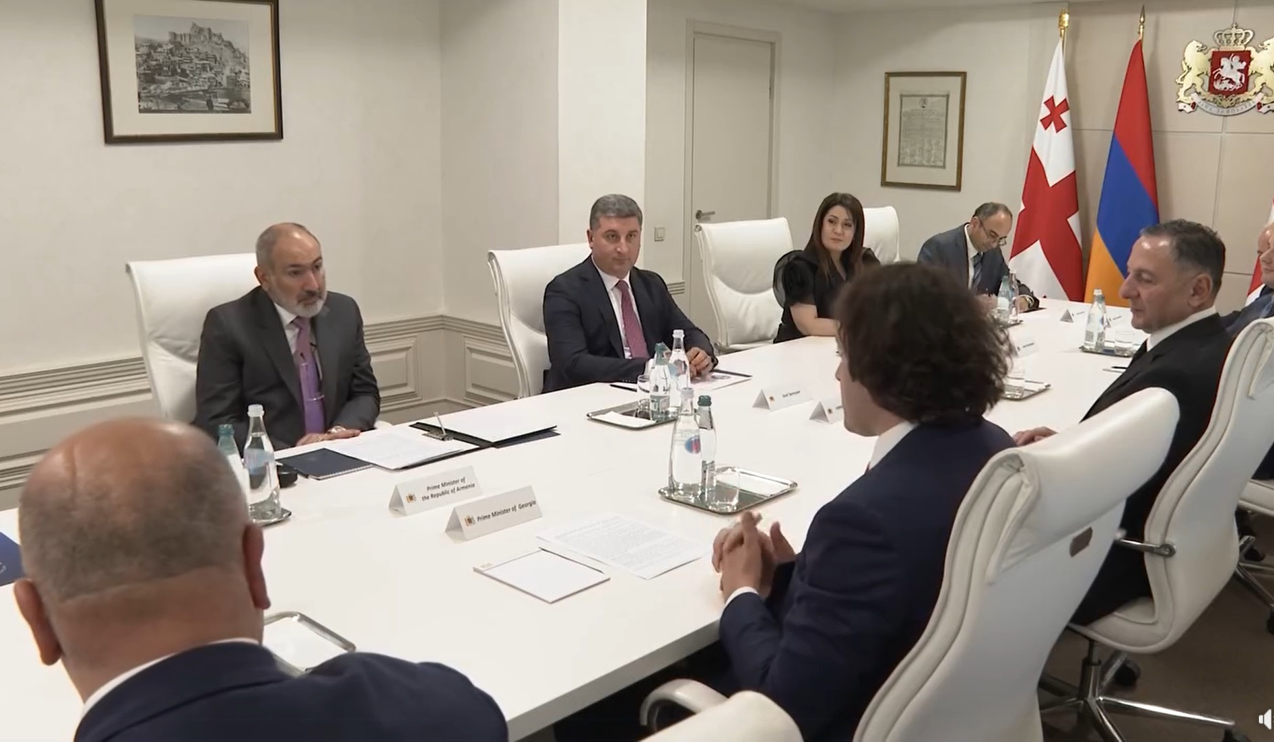 Իրակլի Կոբախիձեի հետ առանձնազրույցից հետո քննարկումները շարունակեցինք ընդլայնված կազմով. Փաշինյան
