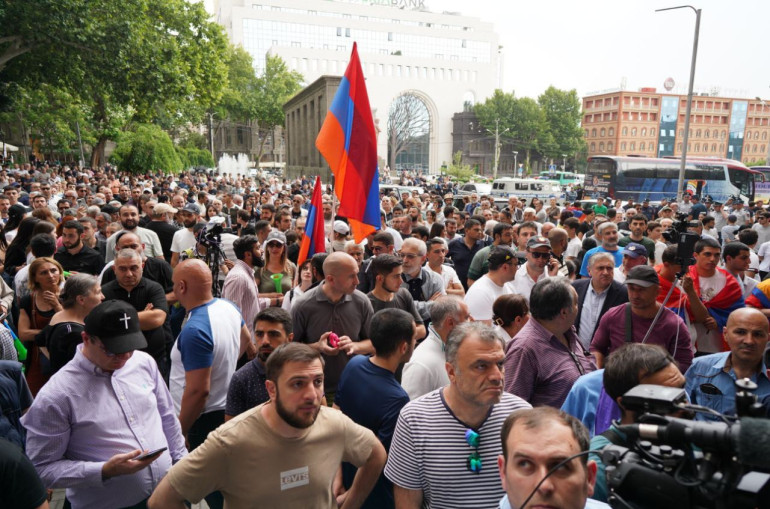 ԱԳՆ-ի մոտ տեղի ունեցածի համար խուլիգանության մեղադրանքով ձերբակալվածներ ազատ են արձակվել. «Տավուշը հանուն հայրենիքի»
