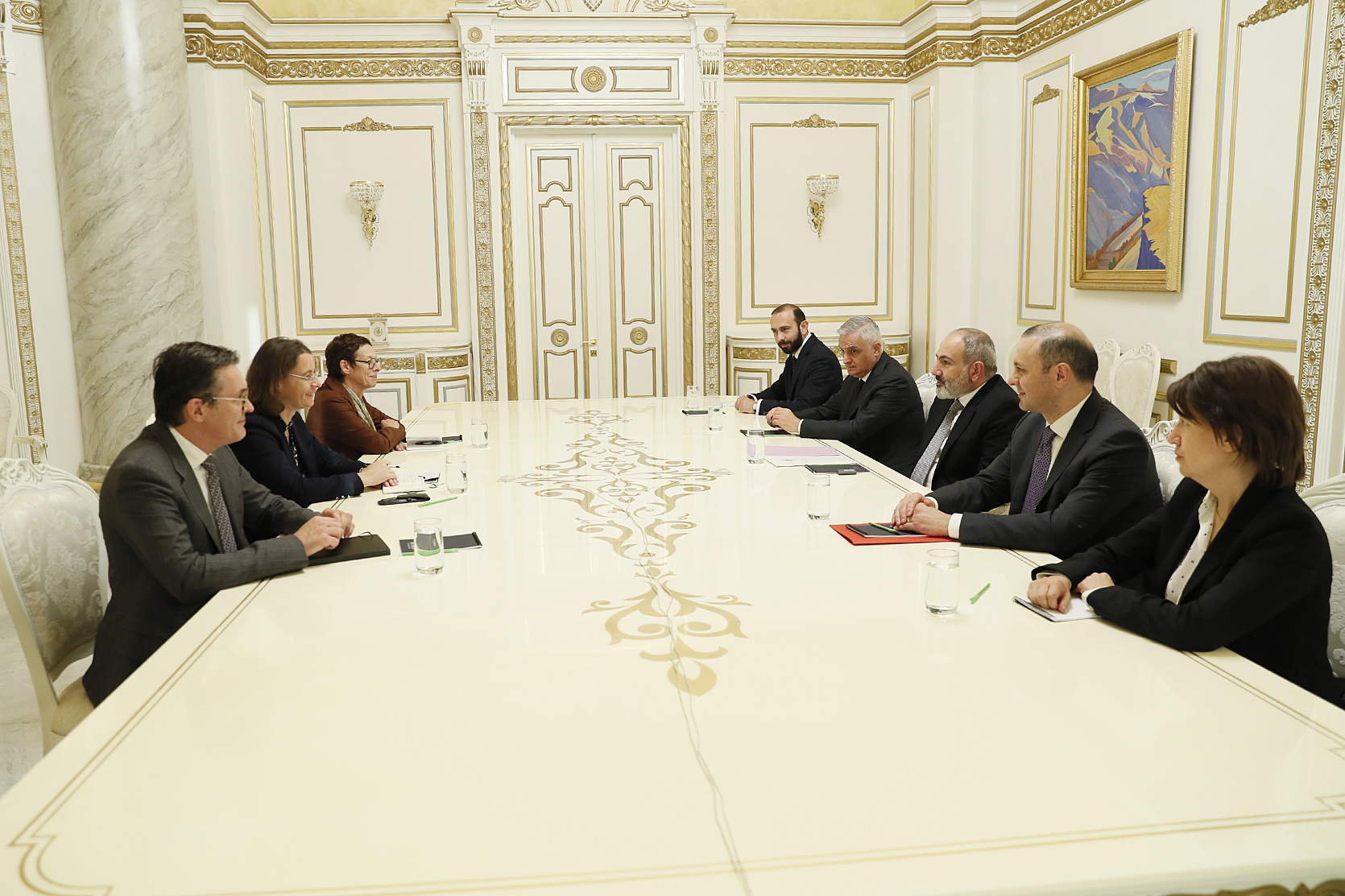 Премьер-министр Пашинян принял Изабель Дюмон и Брайса Рокфея