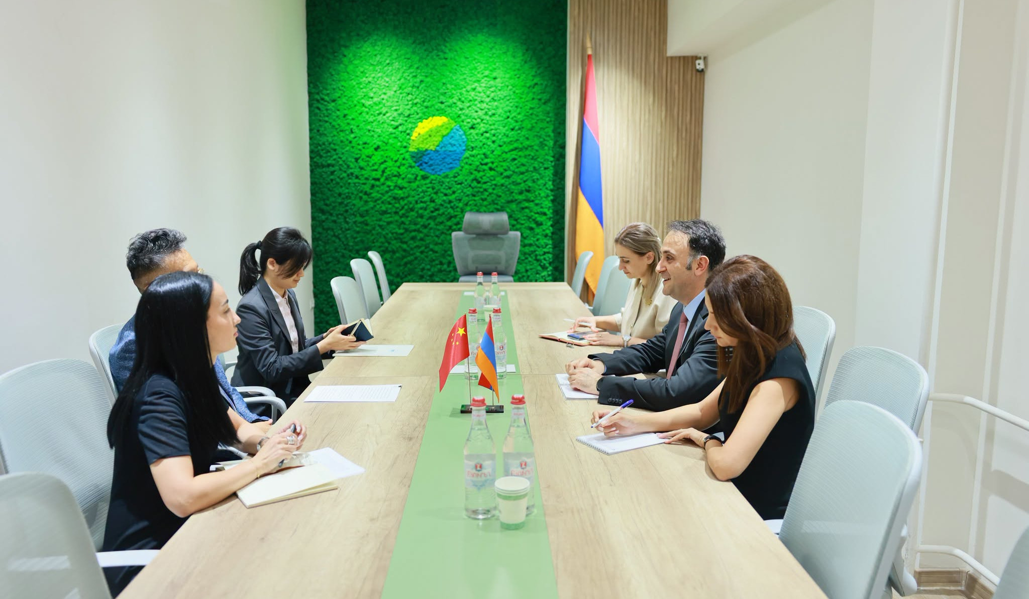 ՇՄՆ տեղակալն ու Չինաստանի դեսպանը քննարկել են COP17-ի նախապատրաստական և բովանդակային աշխատանքները