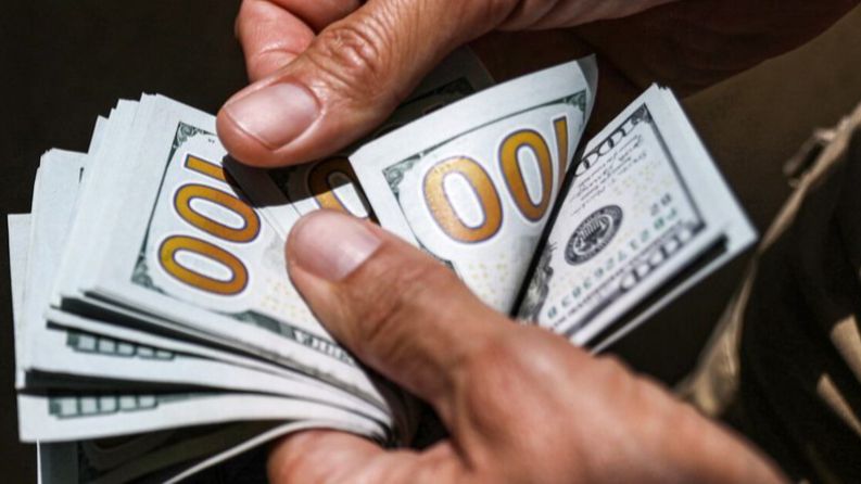Օգոստոսի 13-ին ռուբլու, եվրոյի և դոլարի փոխարժեքը նվազել են