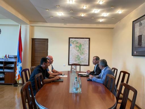 ԱՀ քաղաքաշիննախարարը ԿԽՄԿ առաքելության ղեկավարի հետ քննարկել է ԱՀ-ում հումանիտար խնդիրները