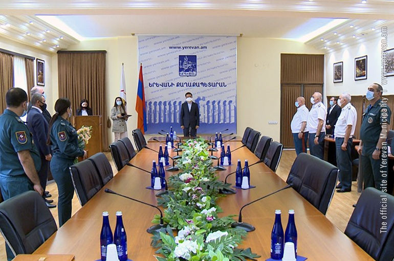 Քաղաքապետ Հայկ Մարությանը պարգևատրել է ԱԻՆ աշխատակիցներին 