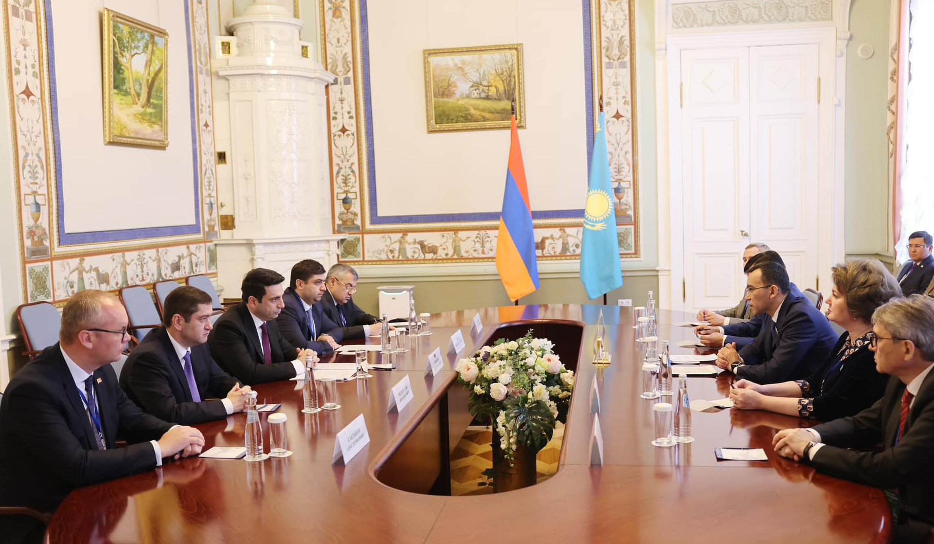 Ալեն Սիմոնյանը Ղազախստանի Սենատի նախագահին է ներկայացրել Հայաստանում եւ ԼՂ-ում շարունակվող լարված իրավիճակը