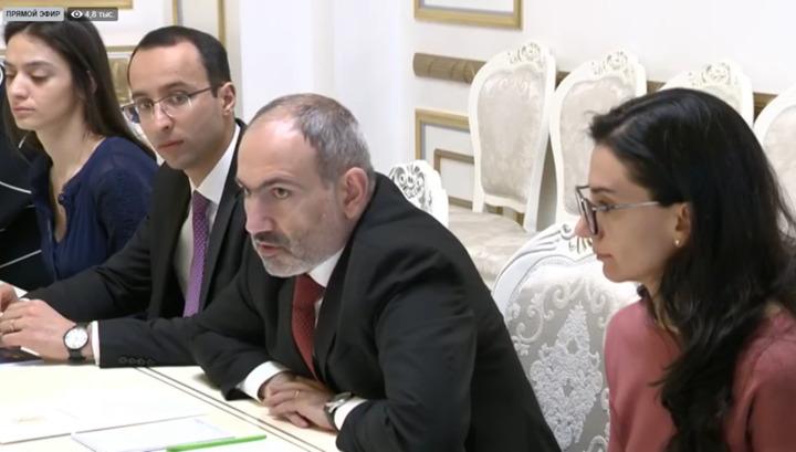 Նիկոլ Փաշինյանն ընդունել է զոհված զինծառայողների ծնողներին․ ուղիղ