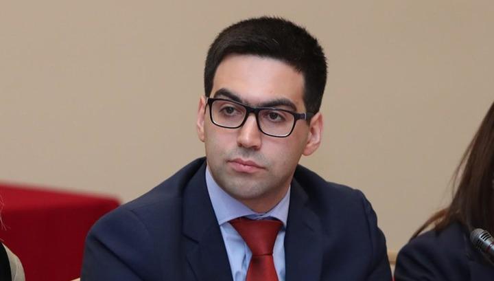 Ռուստամ Բադասյանը պատվաստվել է կորոնավիրուսի դեմ