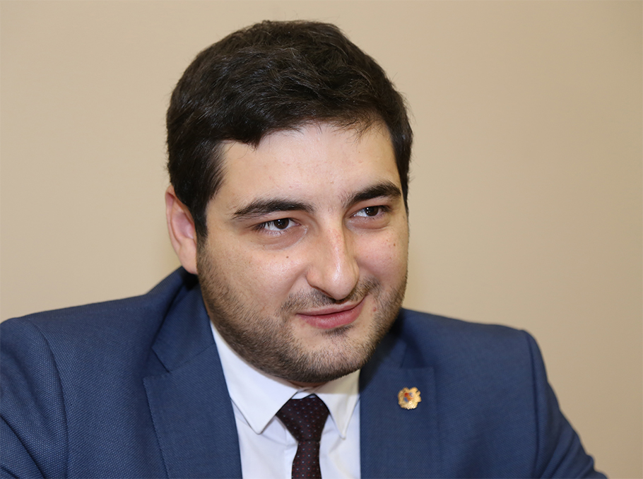 Պատգամավորը տարածել է հայկական զինված ուժերի կողմից գրավված ադրբեջանական դիրքի լուսանկարը
