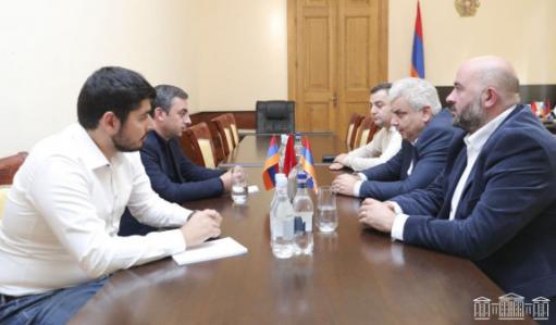 Իշխան Սաղաթելյանը ընդունել է Արցախի խորհրդարանի երեք խմբակցությունների ղեկավարներին