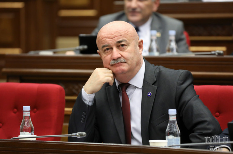 Ես որոշում կայացրել եմ, սակայն այն կհրապարակեմ երկուշաբթի օրը․ Հովիկ Աղազարյանը՝ մանդատը վայր դնելու մասին