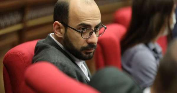 Քոչարյանի և Սարգսյանի կողմից գործուղված ՄԻՊ թեկնածուն հայ ժողովրդի արած հեղափոխությունը անվանել է ադրբեջանաթուրքական գործընթաց․ Արթուր Հովհաննիսյան