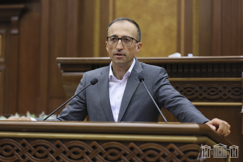 Արսեն Թորոսյանը նշանակվեց Աշխատանքի և սոցիալական հարցերի նախարար