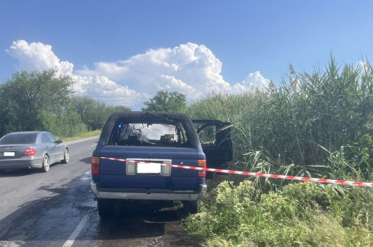 Էջմիածին-Մարգարա ճանապարհին մեքենա է այրվել