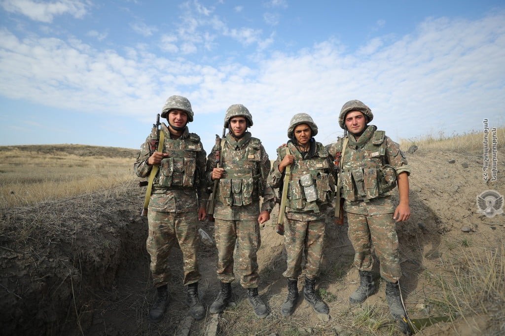 Տղե՛րք, ամեն վայրկյան ձեզ հետ ենք. հայ արտիստները ոգեշնչում են զինվորներին 